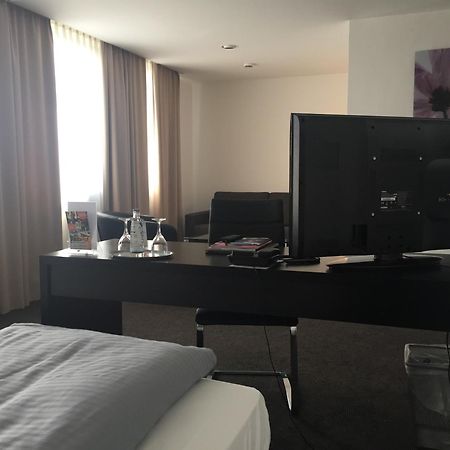 Hotel Schempp โบบิงเงน ภายนอก รูปภาพ
