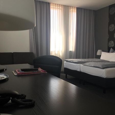 Hotel Schempp โบบิงเงน ภายนอก รูปภาพ
