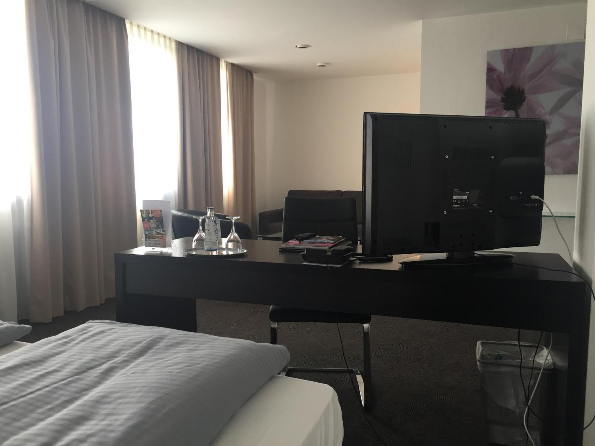 Hotel Schempp โบบิงเงน ภายนอก รูปภาพ